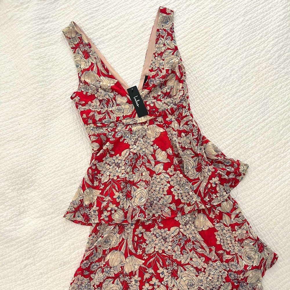NWT Lulu’s Floral Print Dress | S. M | Ruffle Skirt Detail |